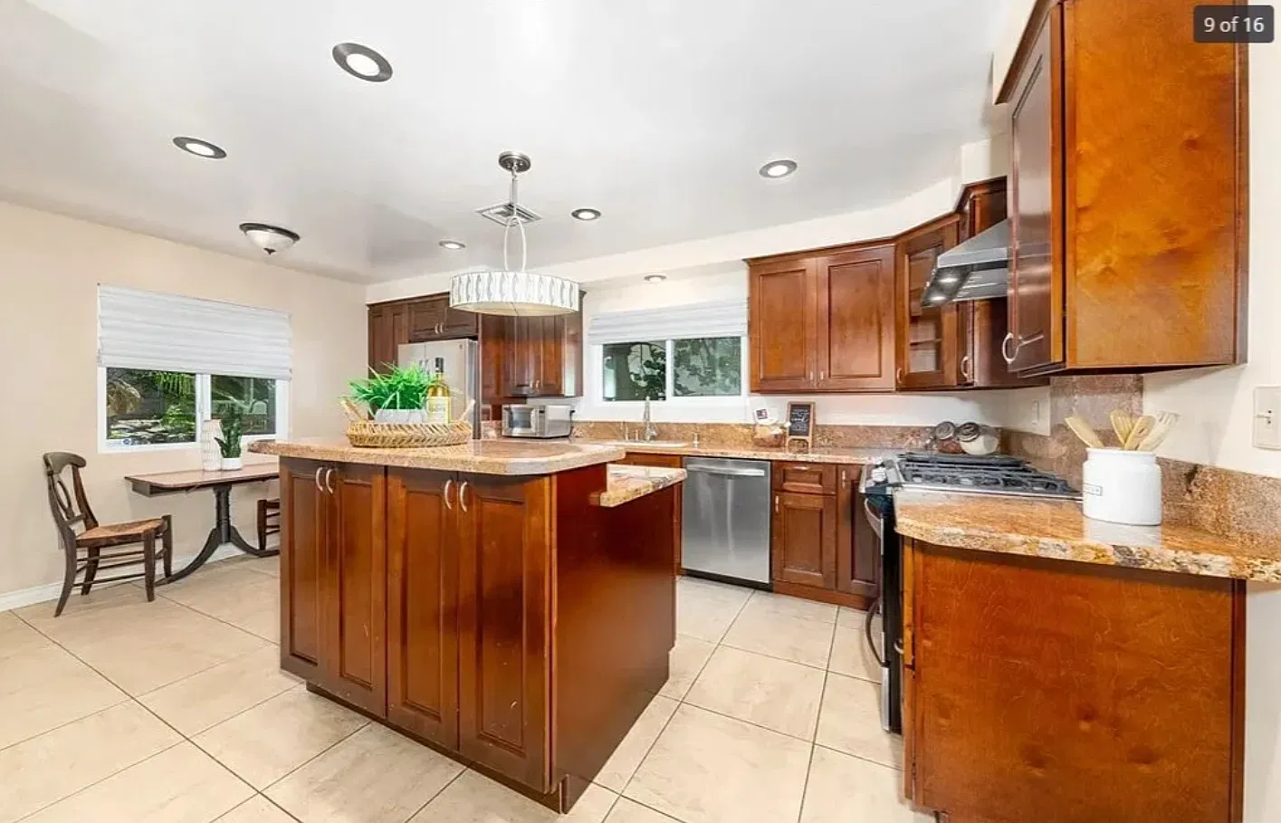 1 bed, 250 sqft, $1,400 — Photo 1