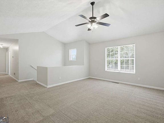 5th image of 4015 Chapman Dr