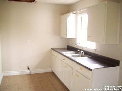 3rd image of 3914 Spear St