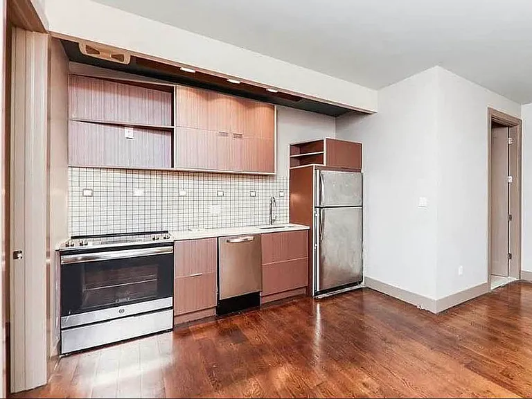 447 Meeker Ave #1A — Photo 1