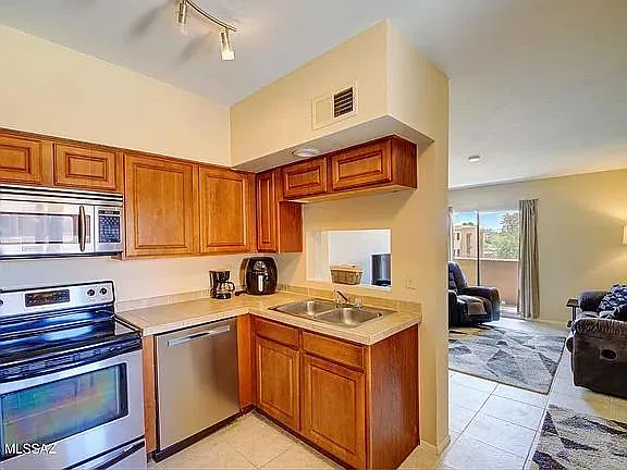 1810 E Blacklidge Dr #514 — Photo 8
