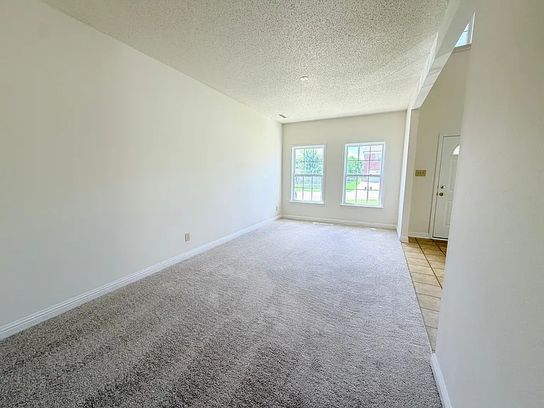 2946 Heirloom Ln — Photo 7