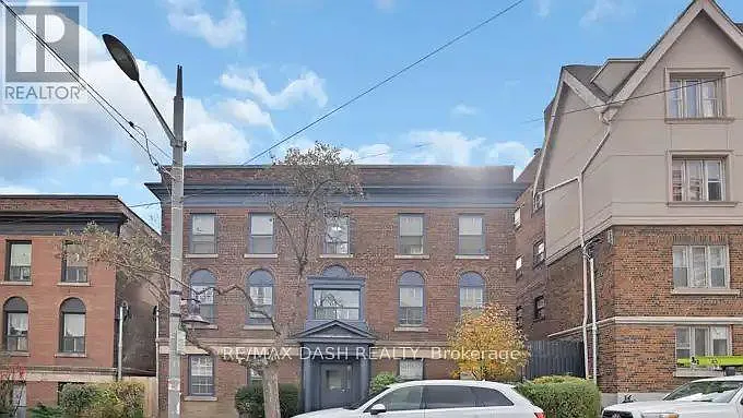 917 Saint Clair Ave W #30 — Photo 26