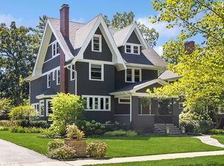 915 Ashland Ave, Wilmette, IL 60091