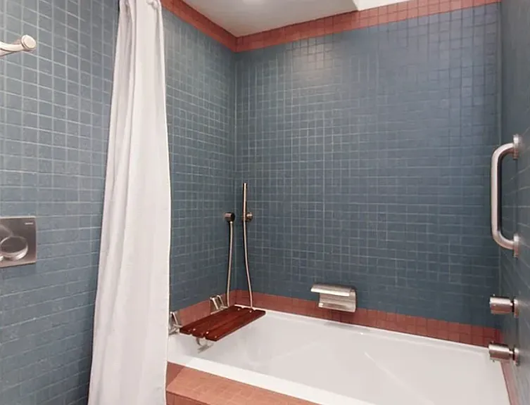 1111 E John St #1 — Photo 8
