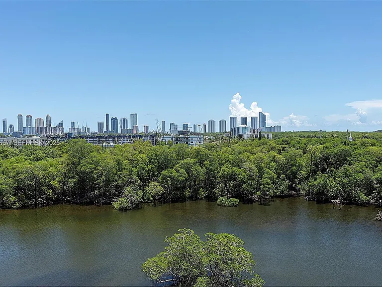16385 Biscayne Blvd #717 — Photo 46