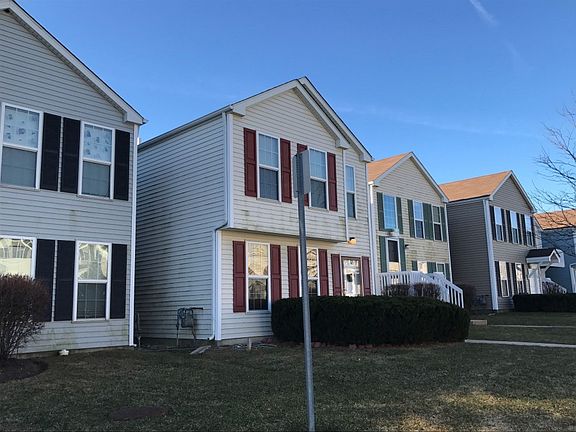 2nd image of 1667 Victoria Park Cir