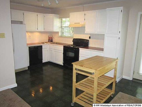 3rd image of 7994 Charleston Dr