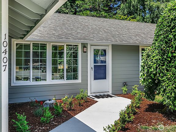3rd image of 10407 170th Avenue NE