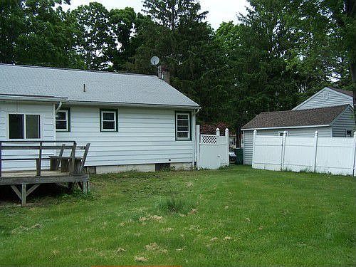 4th image of 10 Wright Ave