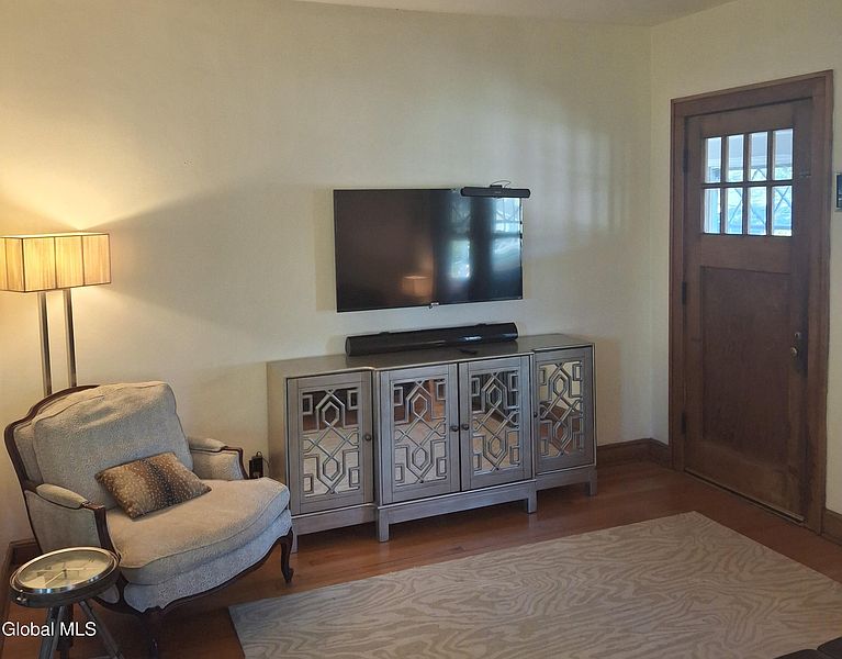 5th image of 24 Hazelhurst Avenue