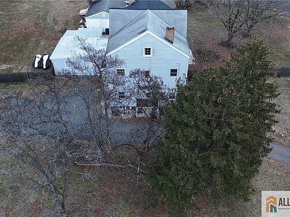 4th image of 24 Leupp Ln