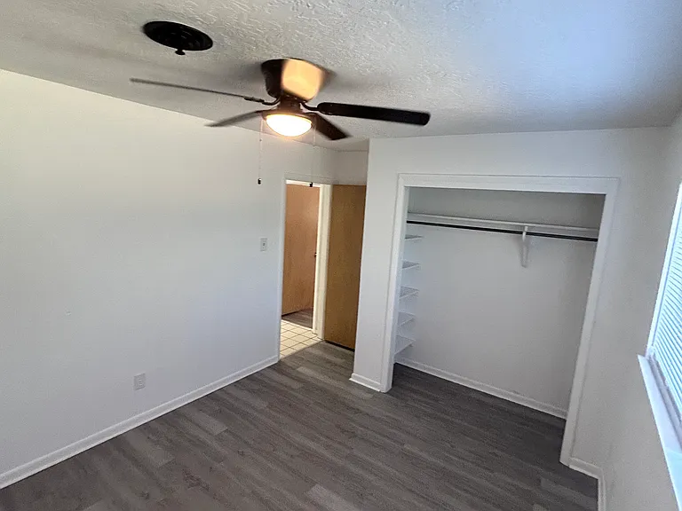 4902 Branscomb Dr — Photo 11