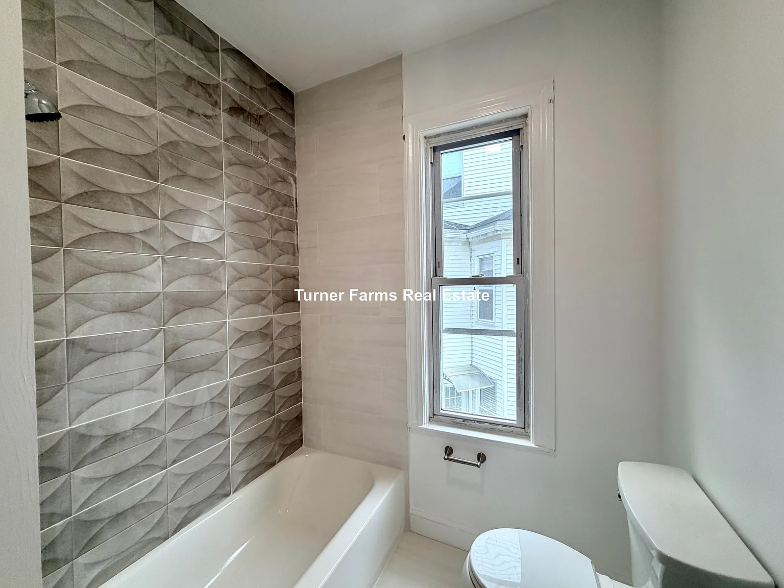 5 bed, 9999 sqft, $7,000 — Photo 4