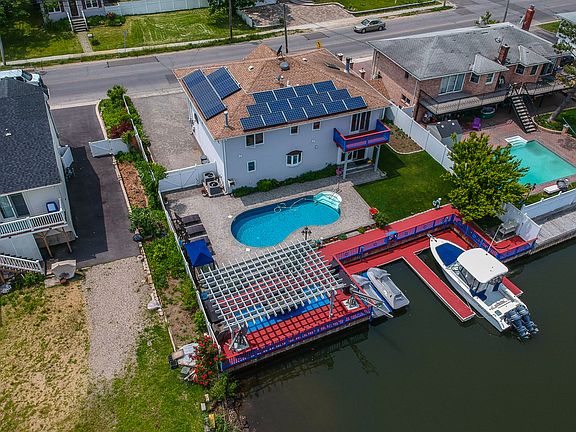 Room For 2 Boats & 2 Jetskis