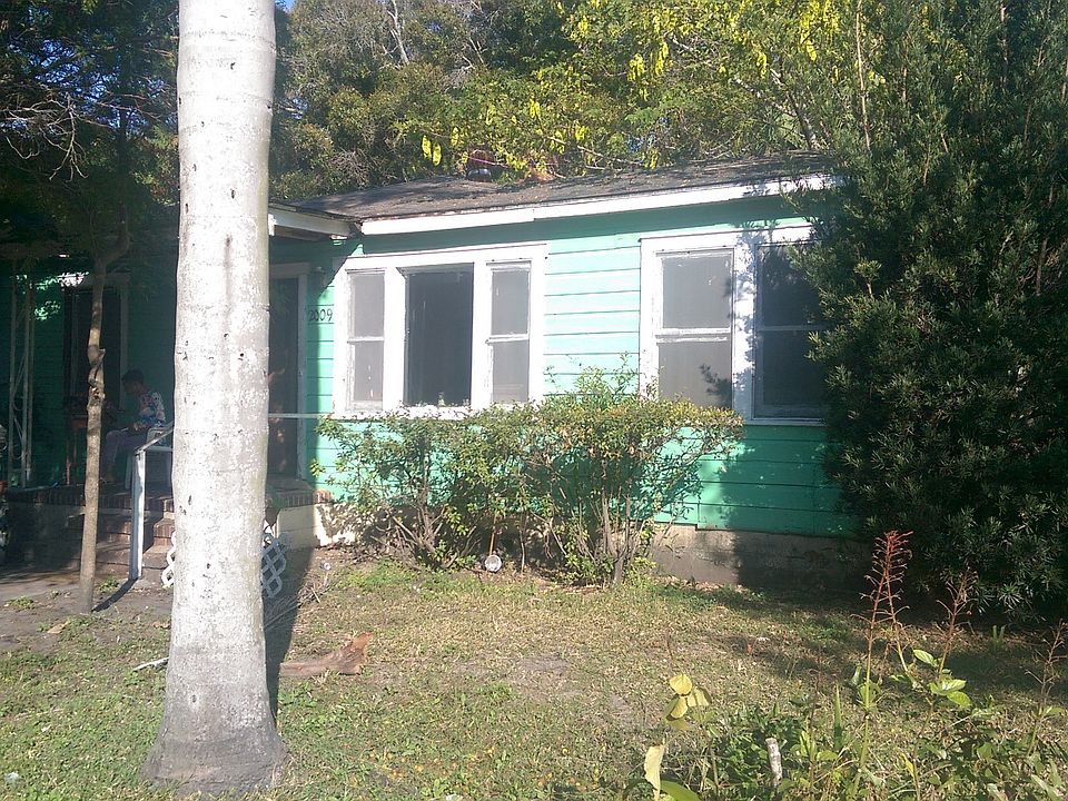 1st image of 2009 14th Ave S