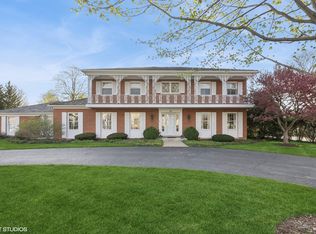 38 Chatham Ln, Oak Brook, IL 60523