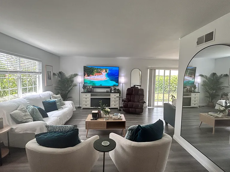 6031 Oak Meadow Dr — Photo 2