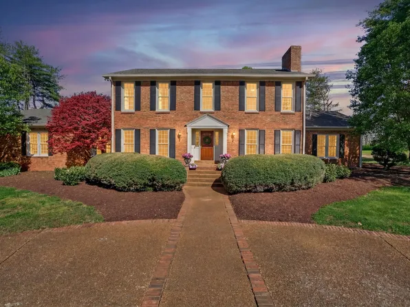 1553 N Main St, Mount Pleasant, TN 38474