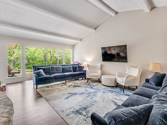 3rd image of 2120 Valleydale Dr
