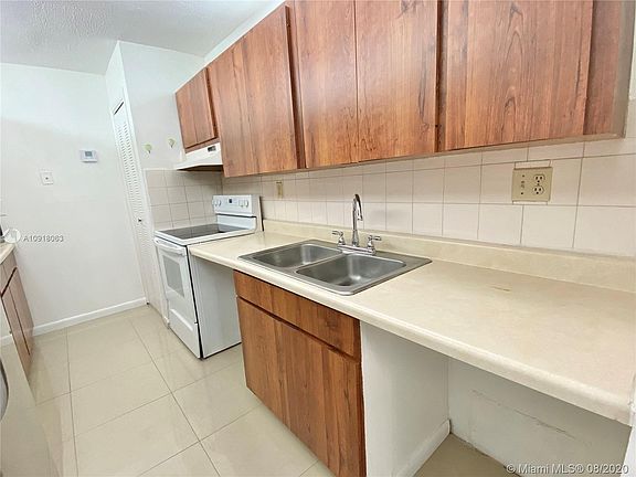 5th image of 750 NW 43rd Ave APT 312