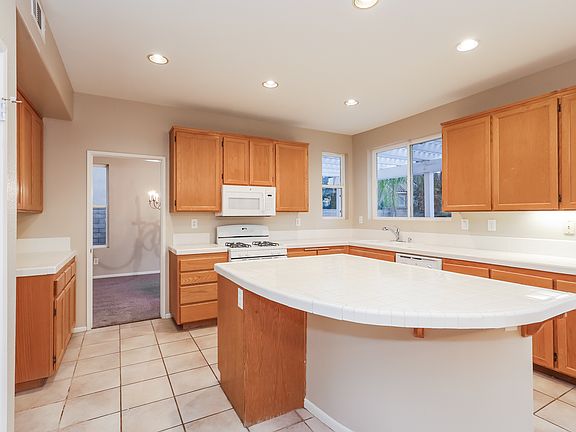 2nd image of 24623 Avenida Musico