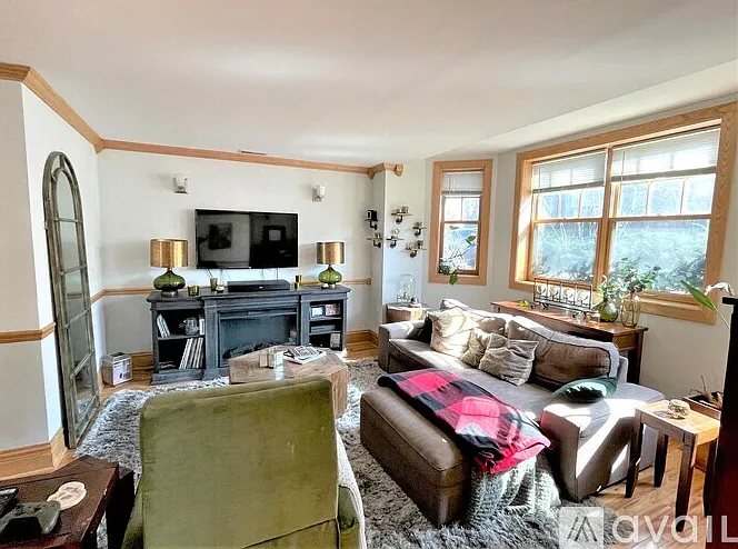 1354 W Carmen Ave #1F — Photo 9