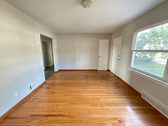 3rd image of 6109 Garfield Ave