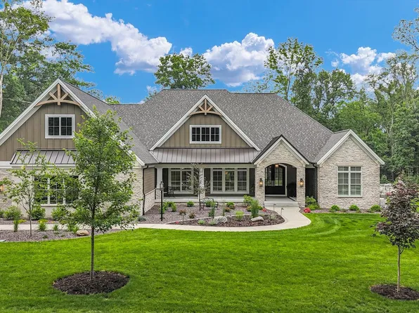 2611 Private Access #424, Mahomet, IL 61853