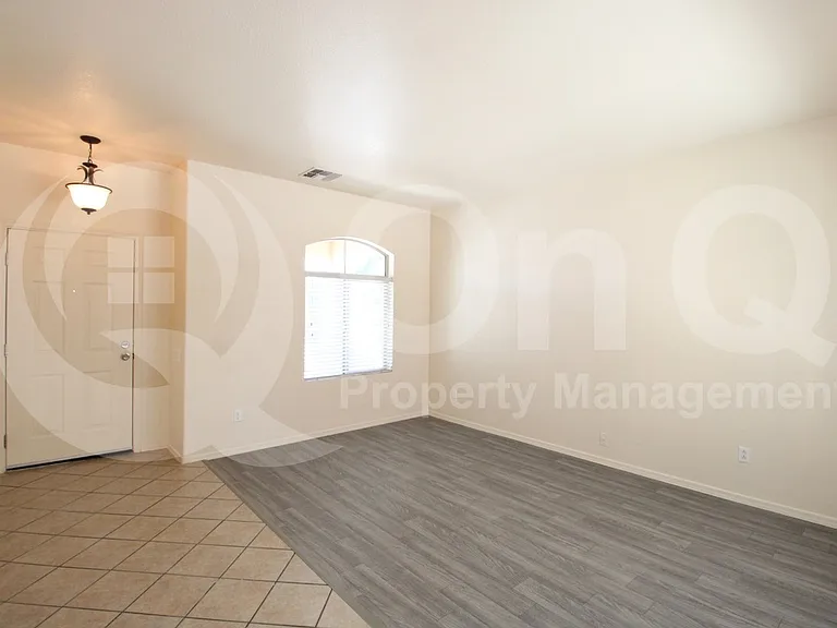 9120 W Hubbell St — Photo 10