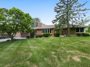 6930 Golfview Dr, Countryside, IL 60525