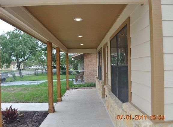 4th image of 405 W 6th St