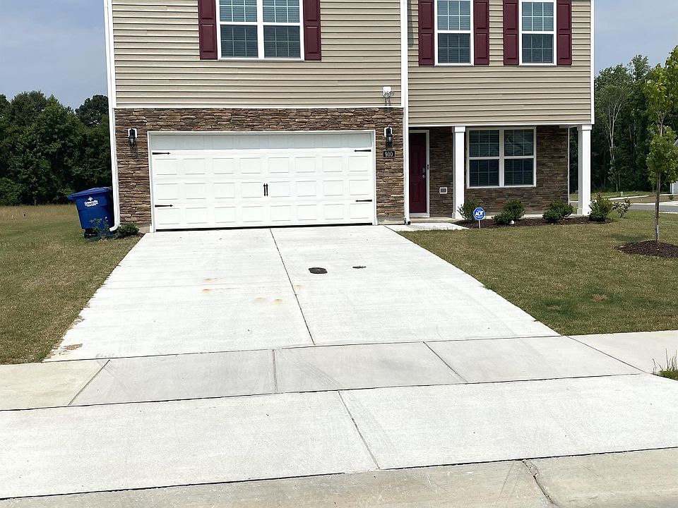 1st image of 900 Riverstone Dr
