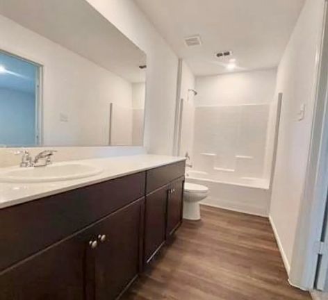 5th image of 1112 Wildflower St