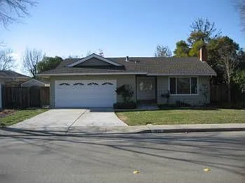 9817 Broadmoor Dr photo 1