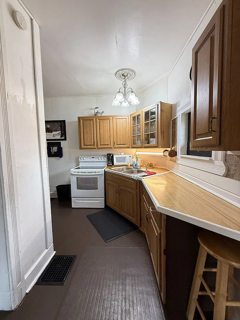 Short Term Lease Available — Photo 4