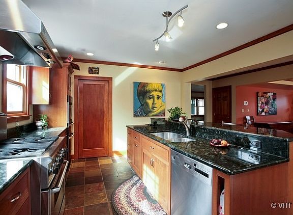 5th image of 2529 N Marcy Ave