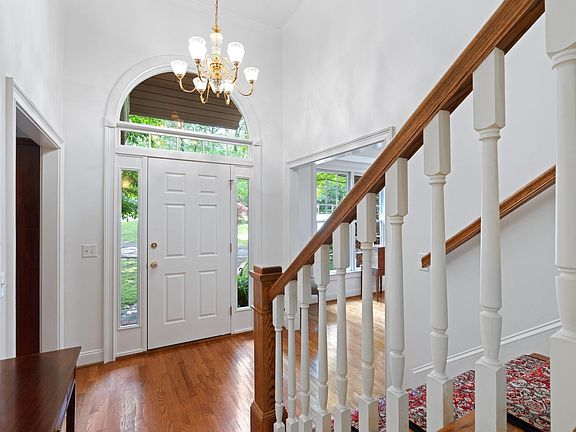 4th image of 41 Farringdon Dr