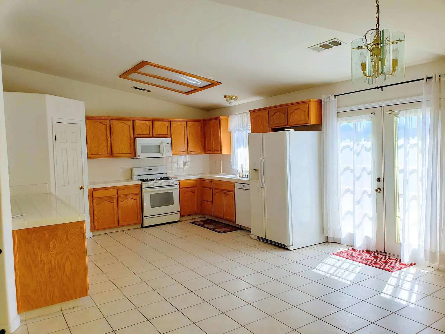 Tanner Michael Dr, Bakersfield — Photo 3