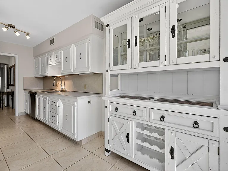 3400 N Ocean Dr #408 — Photo 6