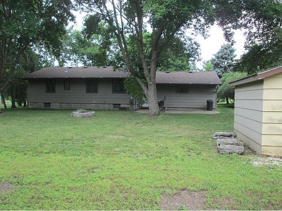 2nd image of 223 S Willmar Ave