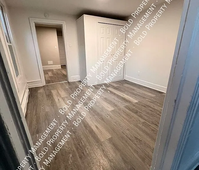 706 W Market St #C — Photo 2