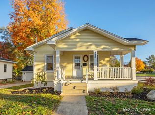 343 Lewis St NE, Rockford, MI