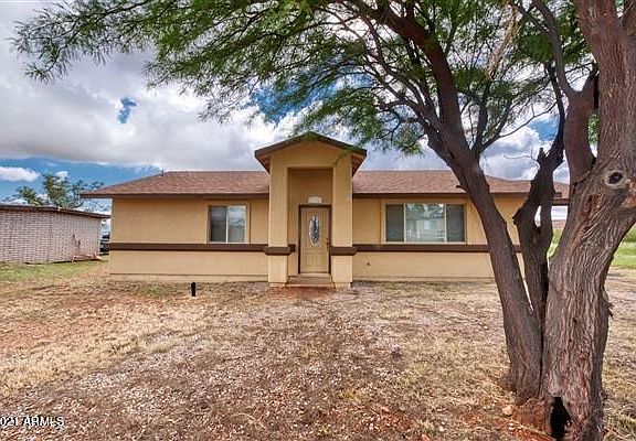 2nd image of 716 Mountain View Pl