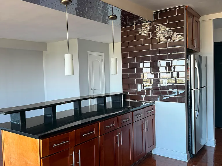 60 Parkway Dr E #15A — Photo 14