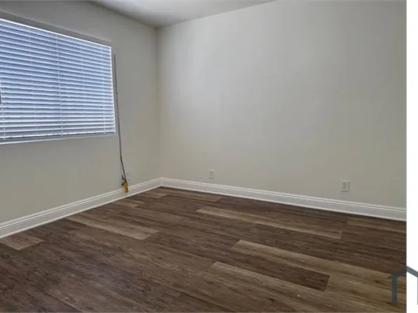 423 E 91st St, Los Angeles, CA 90003