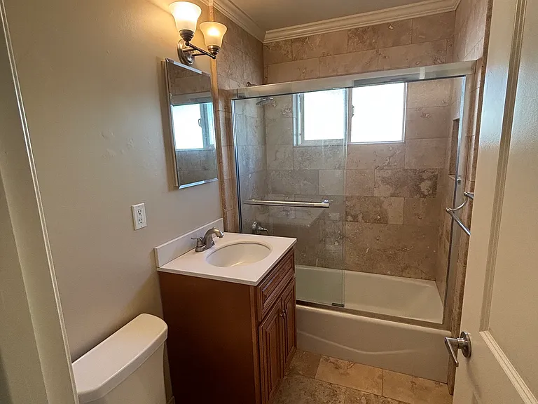 523 Poplar Ave #7 — Photo 15