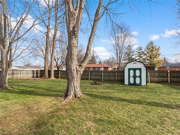 4th image of 931 Briarwood Dr