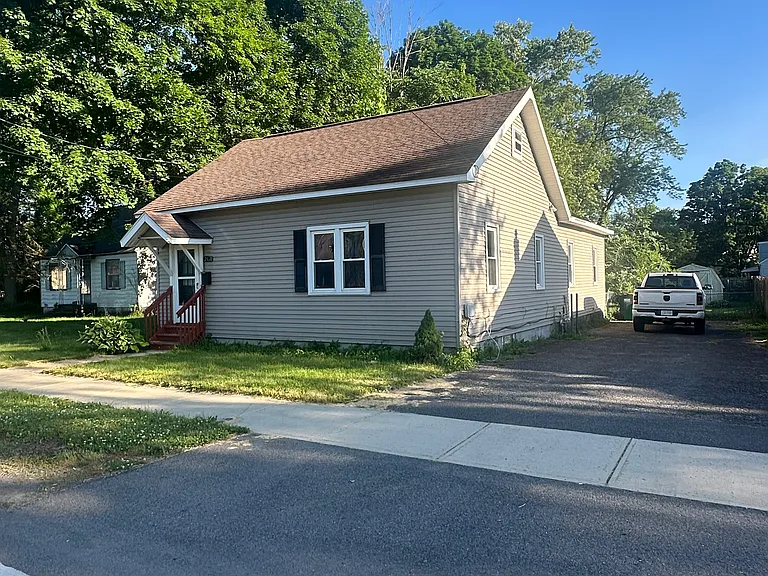 207 Church St — Photo 2