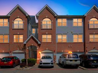 92 Lyon Ct, Jersey City, NJ